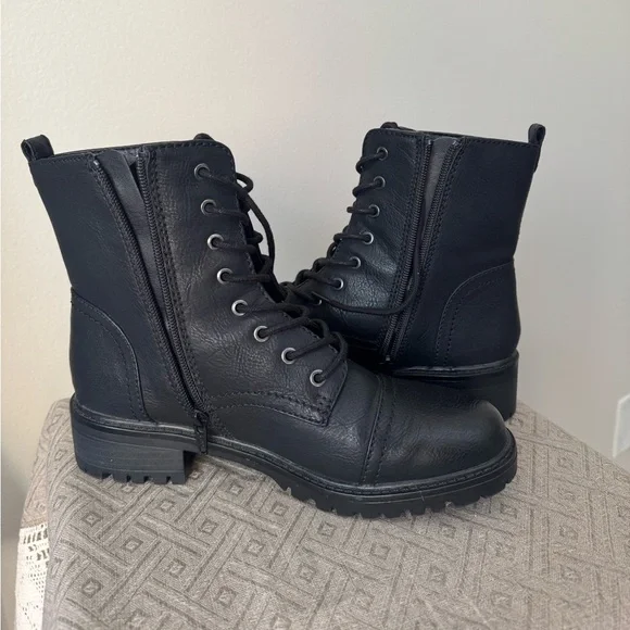 Universal fabulous Thread Women’s Combat Boots, size 8,5 - Picture 6 of 8